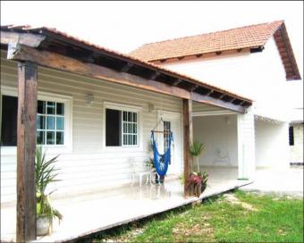 CALIFORNIAN STYLE HOUSES ON PRE- Merida